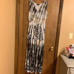 KOHLS | White leopard maxi dress